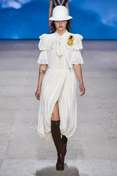 Look 44